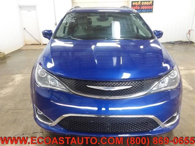 Photo of 2018 Ocean Blue Metallic Chrysler Pacifica