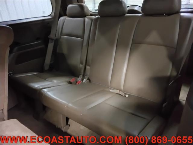 Photo of 2005 Desert Rock Metallic Honda Pilot