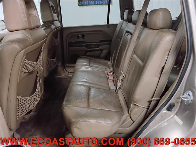 Photo of 2005 Desert Rock Metallic Honda Pilot
