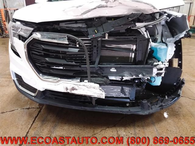 Photo of 2022 Summit White GMC Terrain