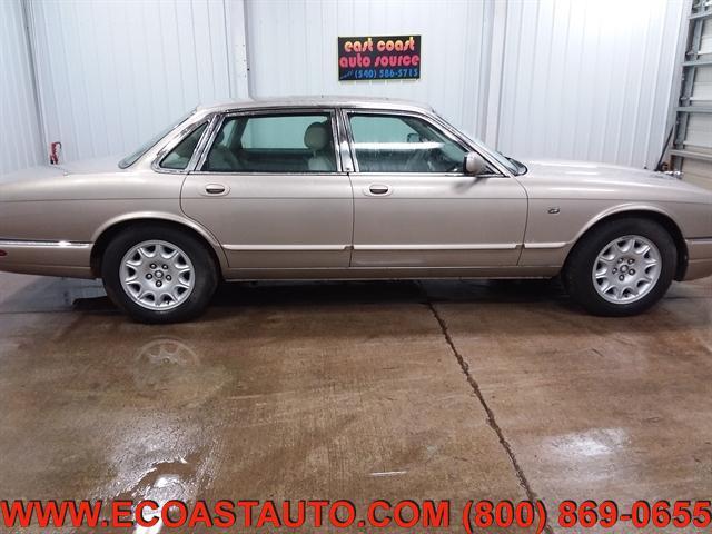Photo of 1998 Gold Jaguar XJ