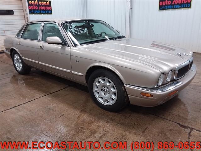 Photo of 1998 Gold Jaguar XJ