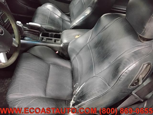 Photo of 2004 Quicksilver Metallic Pontiac GTO