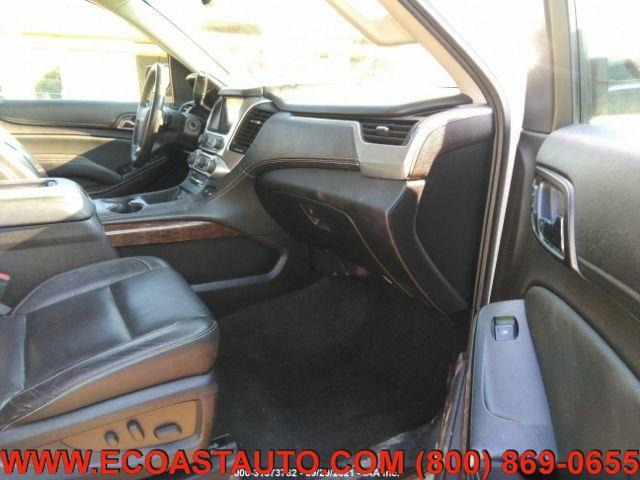 Photo of 2017 Iridescent Pearl Tricoat Chevrolet Suburban