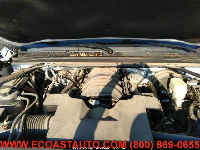 Photo of 2017 Iridescent Pearl Tricoat Chevrolet Suburban