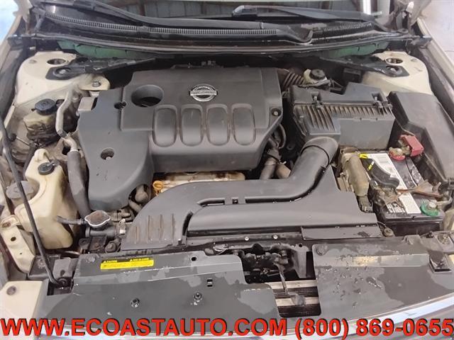 Photo of 2007 Winter Frost Pearl Nissan Altima