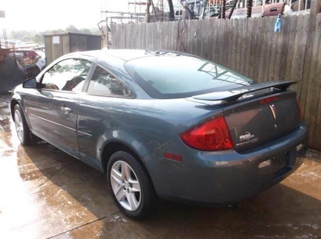 Photo of 2007 Stealth Gray Metallic Pontiac G5