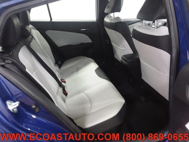 Photo of 2017 Blue Crush Metallic Toyota Prius