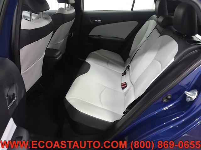 Photo of 2017 Blue Crush Metallic Toyota Prius