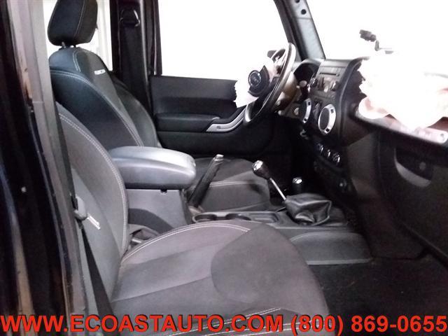 Photo of 2015 Black Clearcoat Jeep Wrangler Unlimited