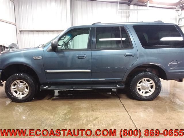 Photo of 2001 Deep Wedgewood Blue Metallic Ford Expedition