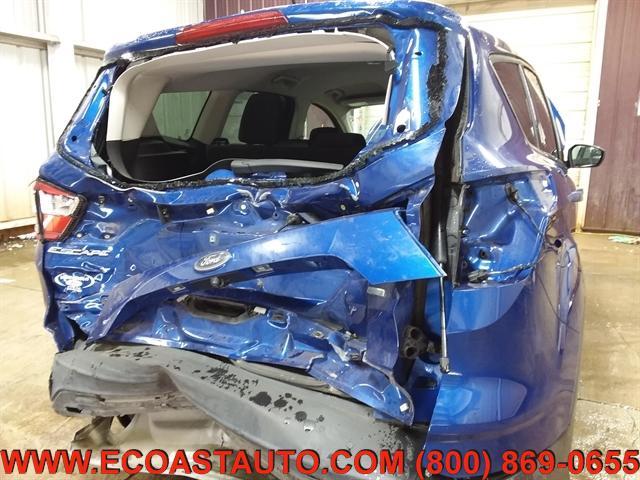 Photo of 2019 Lightning Blue Metallic Ford Escape