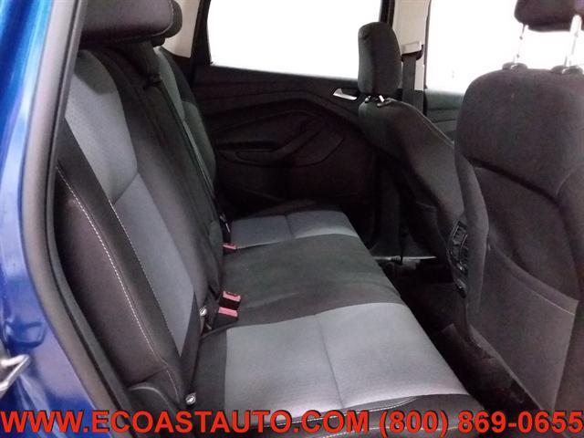 Photo of 2019 Lightning Blue Metallic Ford Escape