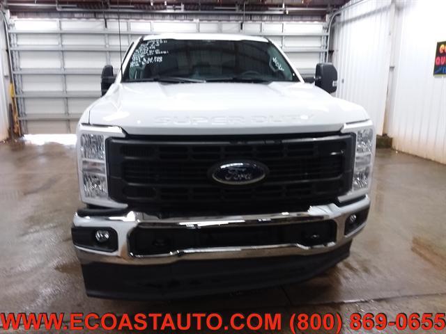 Photo of 2023 Oxford White Ford F-250