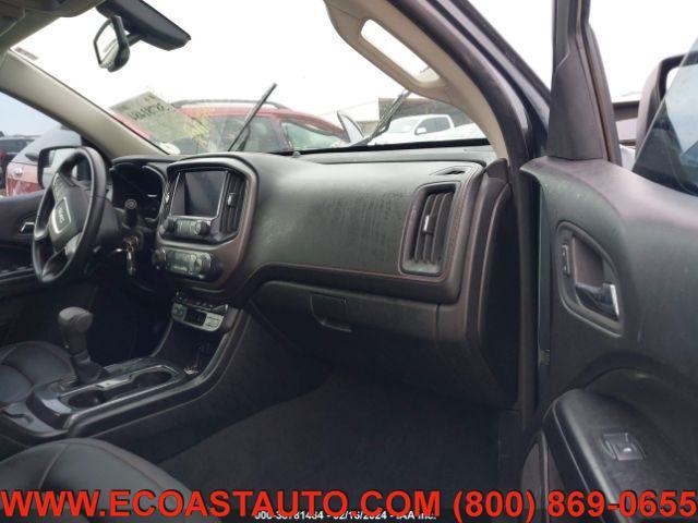 Photo of 2020 Dark Sky Metallic GMC Canyon