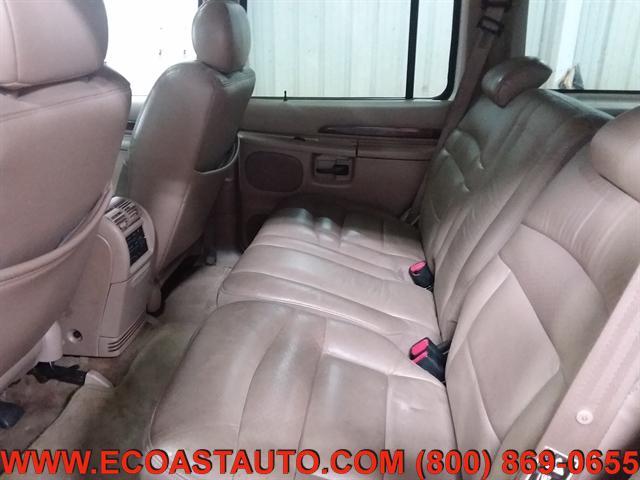 Photo of 2000 Oxford White Ford Explorer
