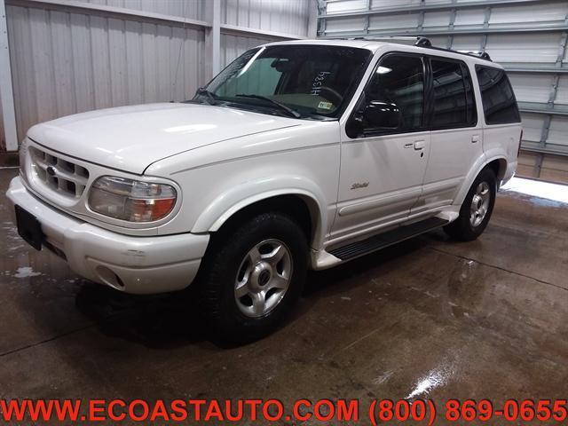 Photo of 2000 Oxford White Ford Explorer