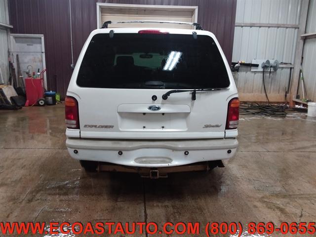 Photo of 2000 Oxford White Ford Explorer