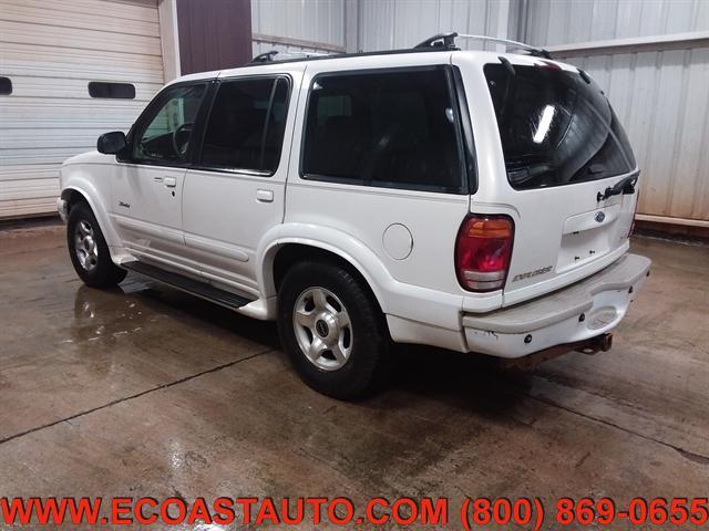Photo of 2000 Oxford White Ford Explorer
