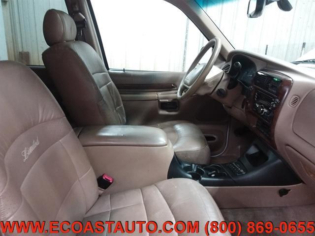 Photo of 2000 Oxford White Ford Explorer