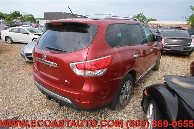 Photo of 2013 Cayenne Red Nissan Pathfinder