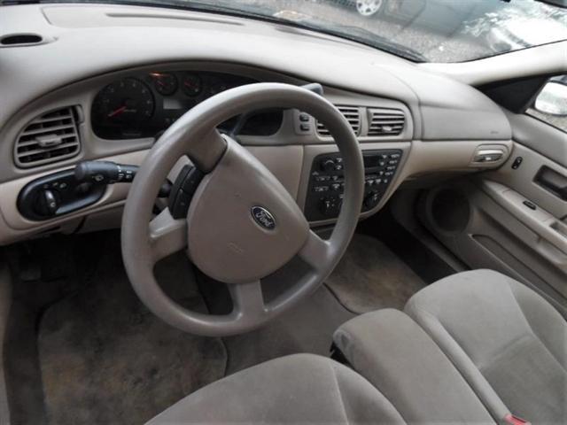 Photo of 2004 Merlot Clearcoat Metallic Ford Taurus