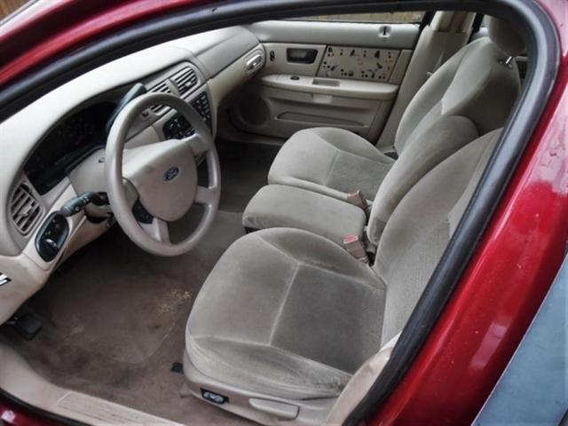 Photo of 2004 Merlot Clearcoat Metallic Ford Taurus