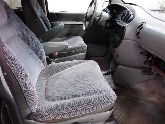 Photo of 1997 Forest Green (PC) Dodge Caravan