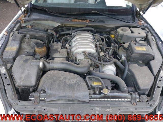 Photo of 2002 White Gold Crystal Lexus SC 430