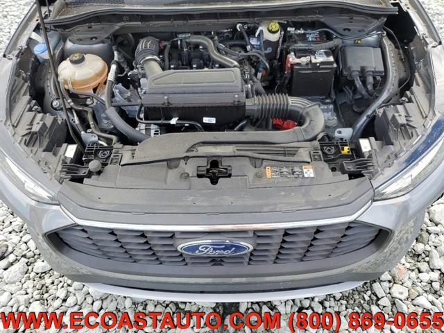 Photo of 2024 Carbonized Gray Metallic Ford Escape