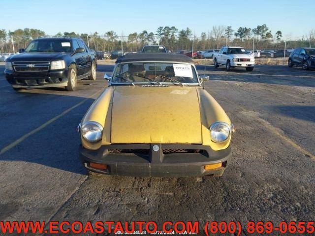Photo of 1977 Yellow MG MGB