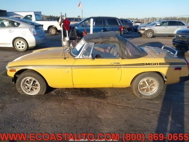 Photo of 1977 Yellow MG MGB