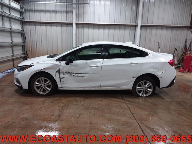 Photo of 2018 Summit White Chevrolet Cruze