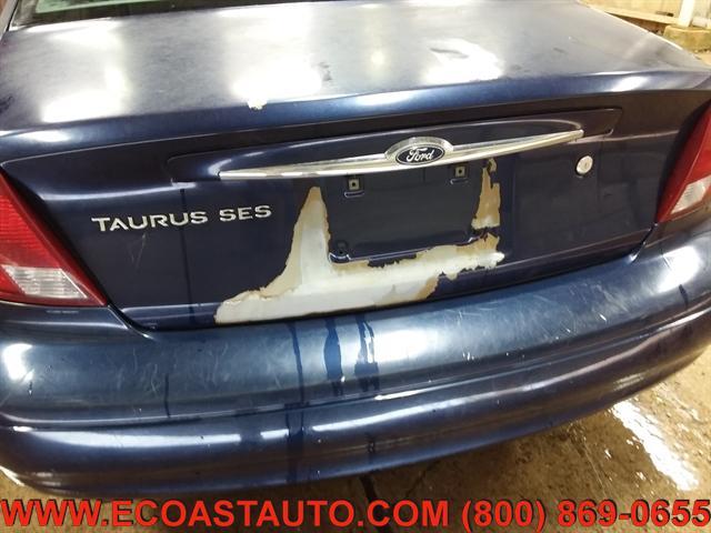 Photo of 2001 Medium Royal Blue Metallic Ford Taurus