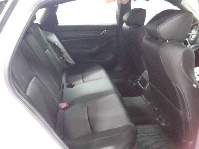 Photo of 2019 Platinum White Pearl Honda Accord