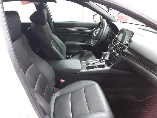 Photo of 2019 Platinum White Pearl Honda Accord