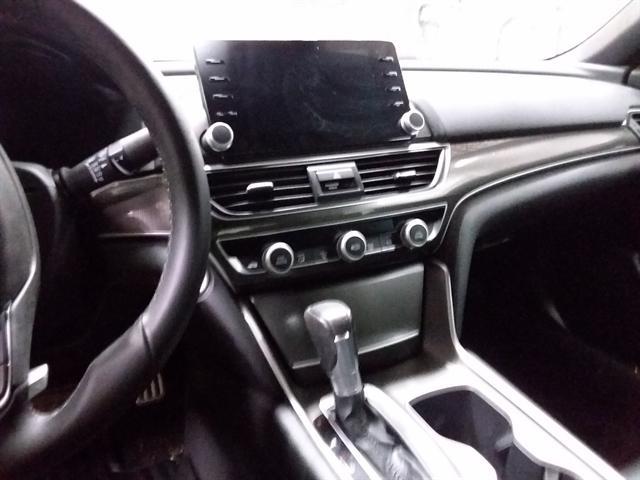 Photo of 2019 Platinum White Pearl Honda Accord