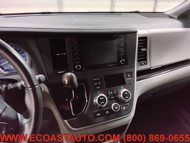 Photo of 2020 Blizzard Pearl Toyota Sienna