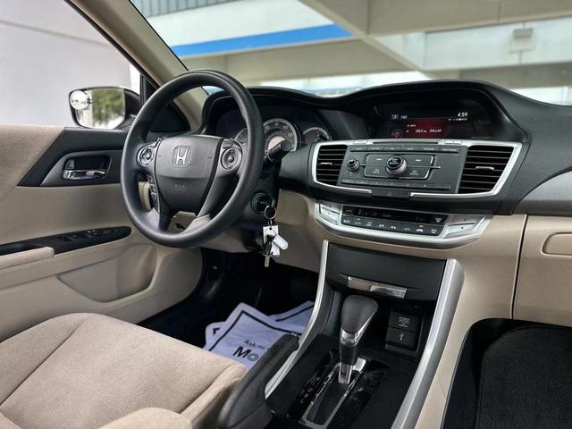 Photo of 2013 White Honda Accord