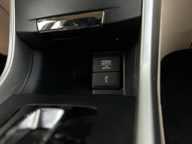 Photo of 2013 White Honda Accord