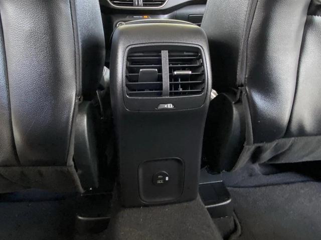 Photo of 2022 Star White Metallic Tri-Coat Ford Escape