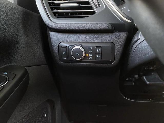 Photo of 2022 Star White Metallic Tri-Coat Ford Escape