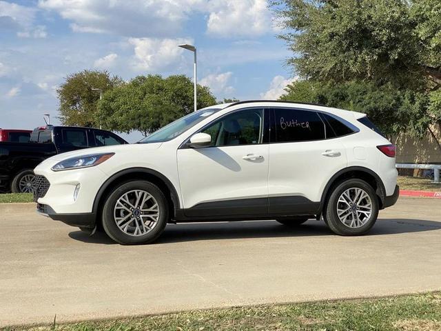 Photo of 2022 Star White Metallic Tri-Coat Ford Escape