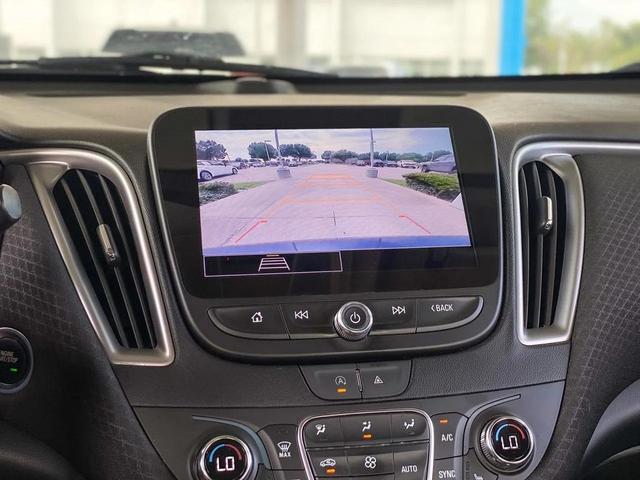 Photo of 2025 Mineral Gray Metallic Chevrolet Malibu