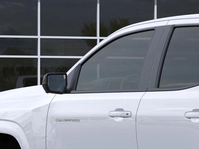 Photo of 2025 Summit White Chevrolet Colorado