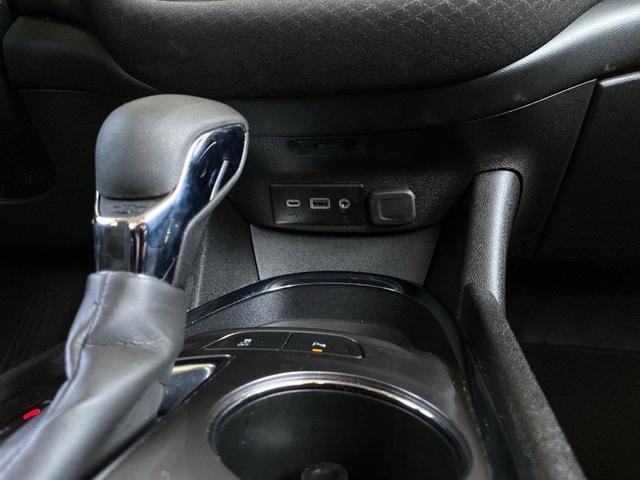 Photo of 2024 Summit White Chevrolet Malibu