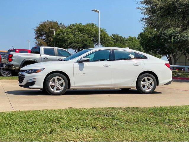 Photo of 2024 Summit White Chevrolet Malibu