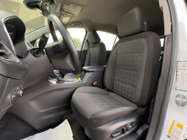 Photo of 2024 Summit White Chevrolet Equinox