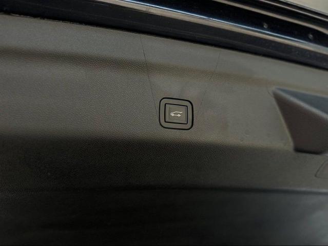 Photo of 2023 Midnight Blue Metallic GMC Yukon