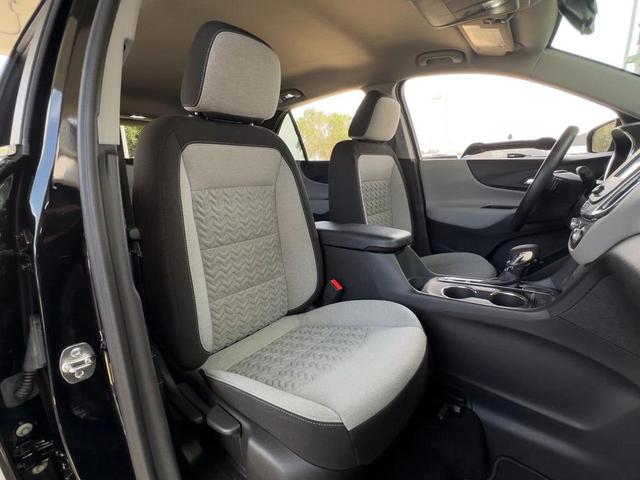 Photo of 2024 Mosaic Black Metallic Chevrolet Equinox